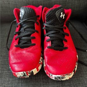 Boys under Armour, basketball shoes